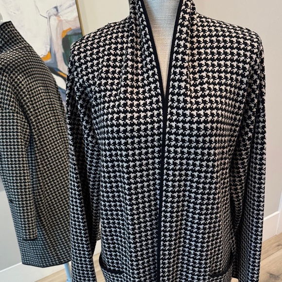 Max Studio Black and White Houndstooth Blazer - Picture 3 of 4
